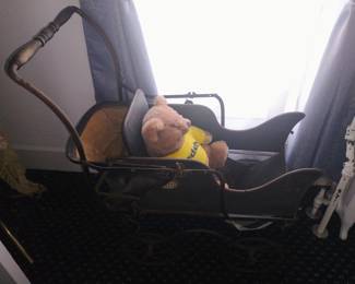 117. DOLL BUGGY 