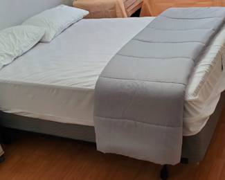 Full size bed