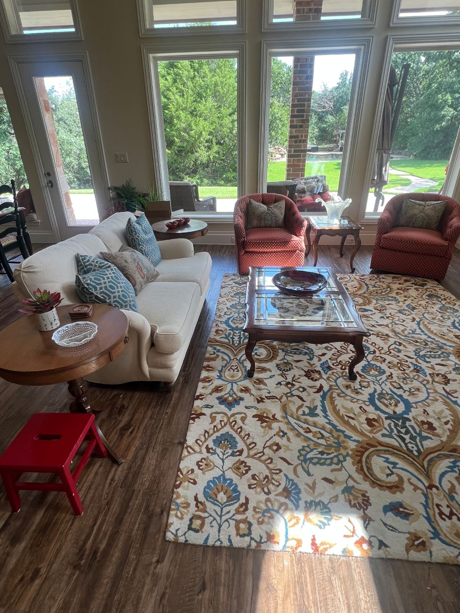 Beautiful living room furniture, excellent condition!