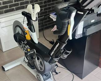 Tour De France Bike- barely used - has manual