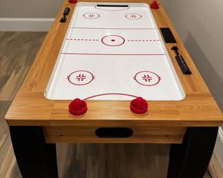 Air hockey table