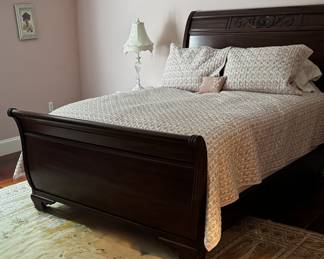 Henkle Harris queen bed