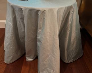 Form table with custom table cloth