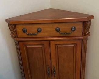 Short Corner Cabinet 