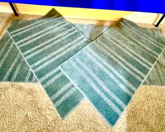 Mint green rug set