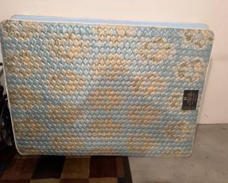 Full size mattress & box springs