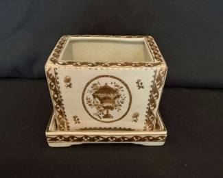 United Wilson 1897 JUWC Porcelain Gold White Planter