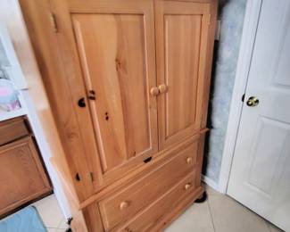 Wood Hutch/TV Cabinet