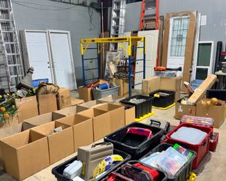 Box Lots of Misc household items, Decor and Collectibles Orlando