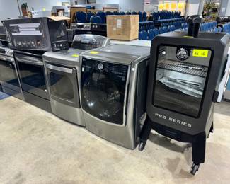 Washers, Dryers, Vacuum's and Smokers orlando Estate Auction