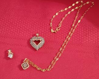 Diamond and gold necklace