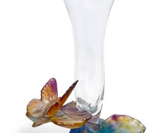 286
A Daum pâte-de-verre vase
Late 20th/early 21st century
Signed and inscribed: Daum / France
The clear glass vase with a pâte-de-verre base featuring butterflies and leaves
8.5" H
Estimate: $300 - $500