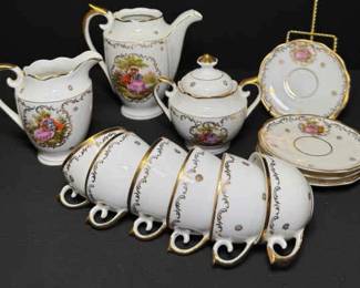 Vintage Porcelana Mauva Tea Set So Pretty  