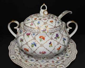 Wow Your Guests With Vintage Elegance...Heirloom by Toyo
