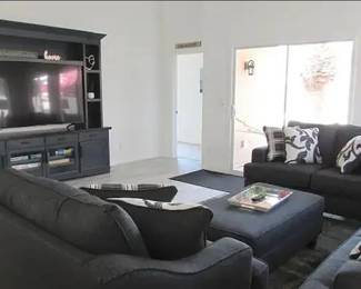 Sofas & Media Center 
