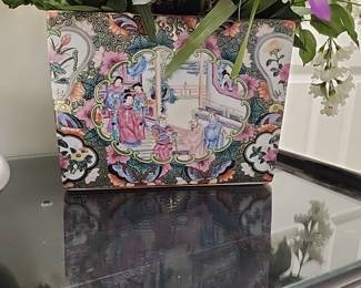 Chinese Rose medallion planter