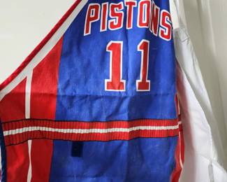Pistons apron