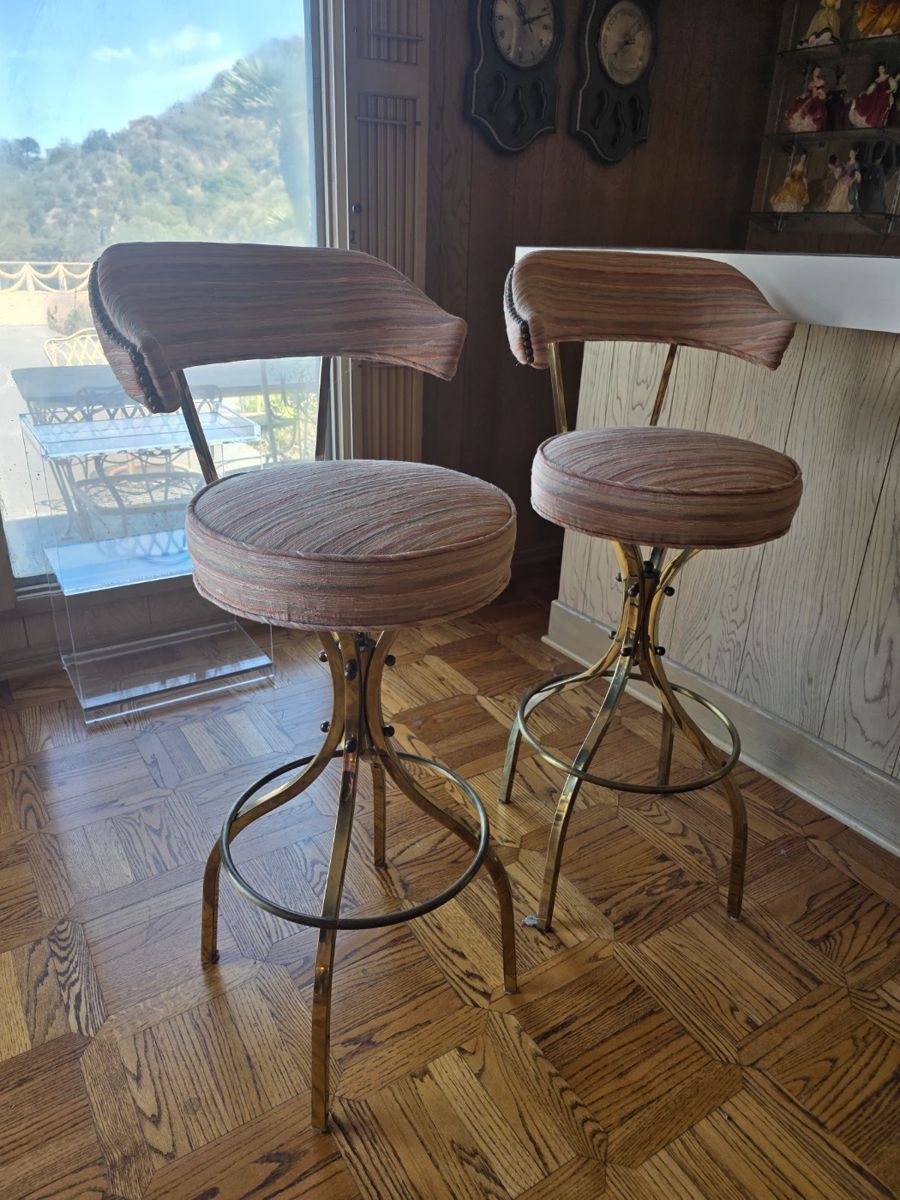 Charles Hollis Jones "Sinatra" bar stools. They swivel.