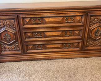 005 Dresser United Furniture Corporation
