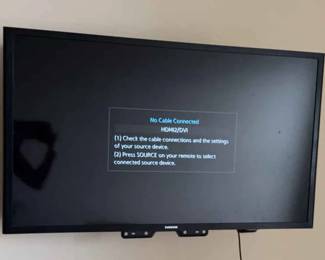 32inch Samsung Tv With Remote And Portable DVD Player