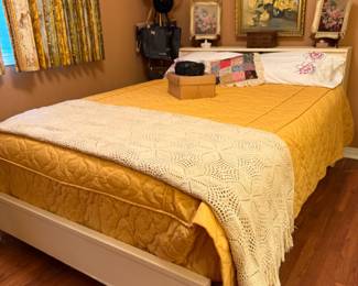 STANLEY LIGHT YELLOW BOOK CASE BED