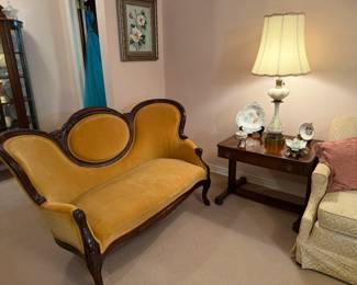 VICTORIAN SETTEE