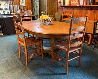 4 PEDISTAL DINING / KITCHEN TABLE AND 4 LADDER BACK CHAIRS
