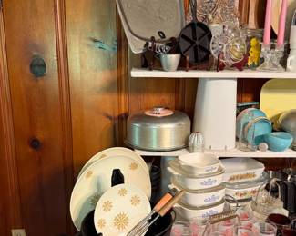 CAST IRON DUTCH OVEN SKILLETS, CORNING WARE