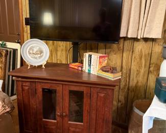 TV STAND/ CABINET WITH TV