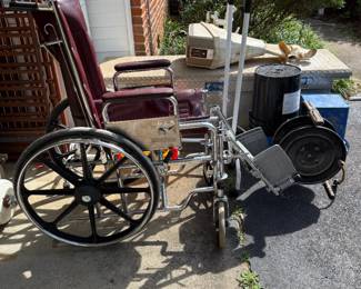 ANTIQUE WHEEL CHAIR