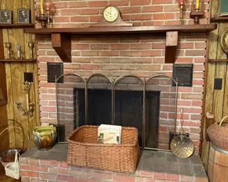 HOWARD MILLER MANTLE CLOCK SPLIT OAK BASKET