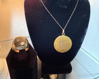 10K LOCKET, 10K ONYX MENS RING
