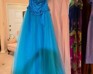 LADIES EVENING DRESSES