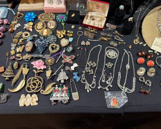 COSTUME BROOCHES, RHINESTONES, EARRINGS