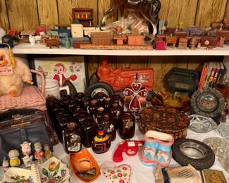 SNUFF BOTTLES HORSE TV LAMP DOLL FURNITURE