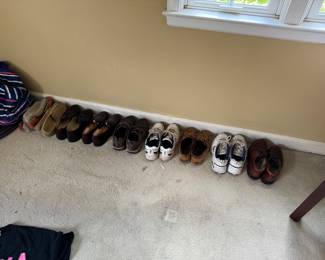 (upper SW bedroom)