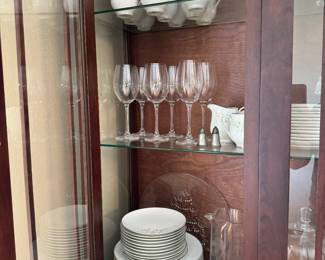 (dining room)