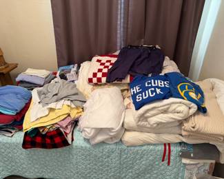 (Upper NW bedroom)