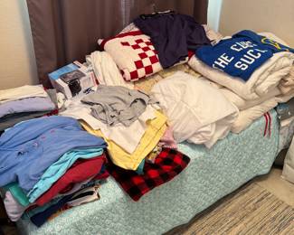 (Upper NW bedroom)