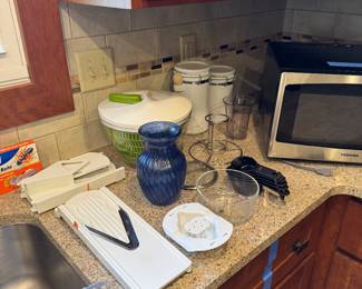 NEW MICROWAVE $50 (kitchen)