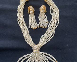 Vintage Necklace and 'clip' earring set.