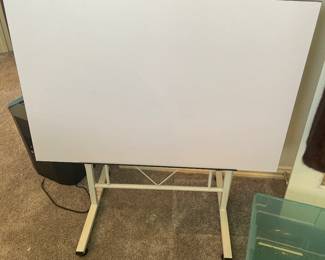 Drawing board, adjustable