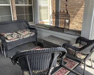 Overview of sunroom furniture