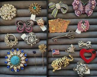 Beautiful pins ( some vintage)