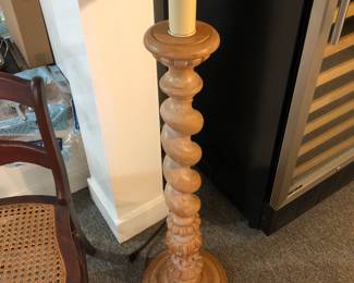 Fine wood floor lamp 