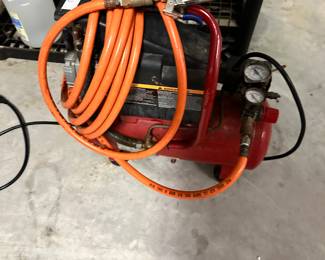 #29 - $140 - Craftsman air compressor 125psi 6.5hp 3liter 