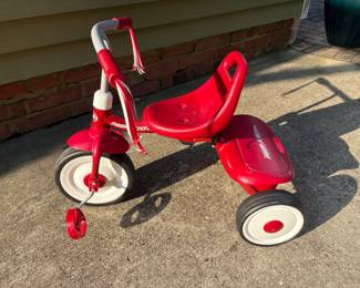 #41 - $40 - Toddler Radio Flyer, great condition
