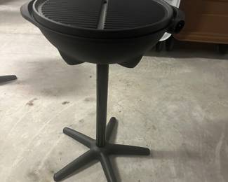 #25 - $80 - George foreman standing electric grill (one in new condition)