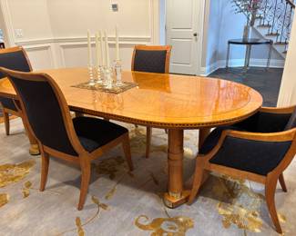 HICKORY CHAIR DING TABLE AND 6 CHAIRS