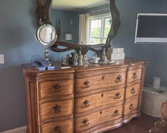 THOMASVILLE DRESSER